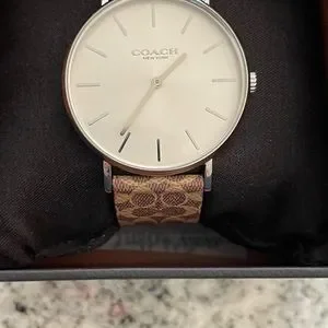 Brand new Coach signature design Watch Amazon.com: COACH Chelsea Women main image 2